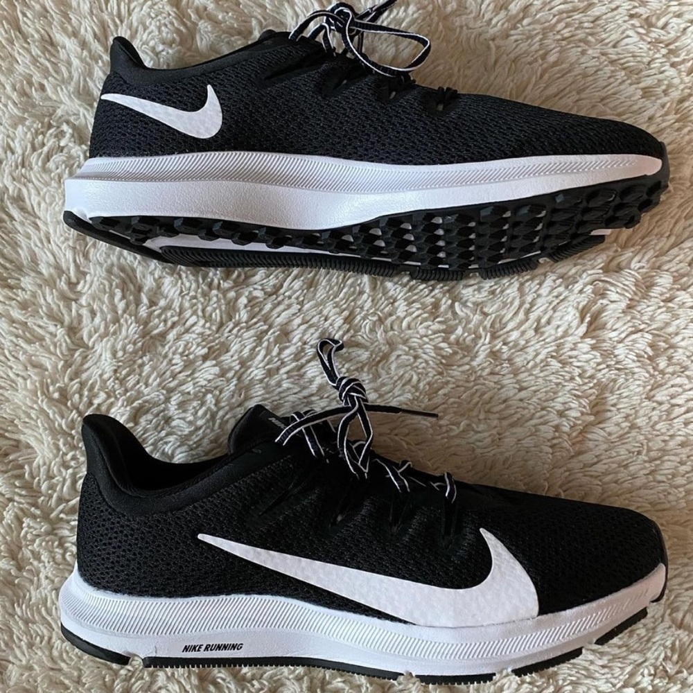 Never Worn Nike Zoom 2 running shoes